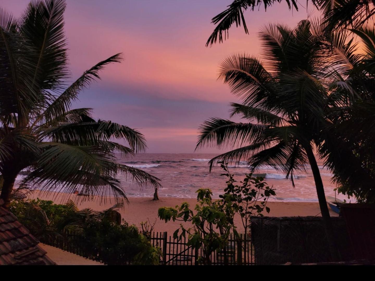 Sunset Cabana Гале Екстериор снимка